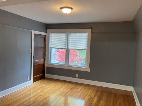 3712 Richmond St, Chicago, IL 60618-3525