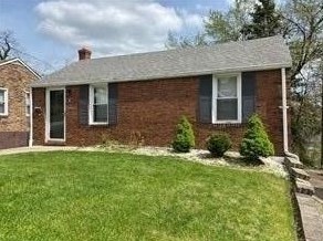 3815 Sunview Dr, Pittsburgh PA  15227-2634 exterior