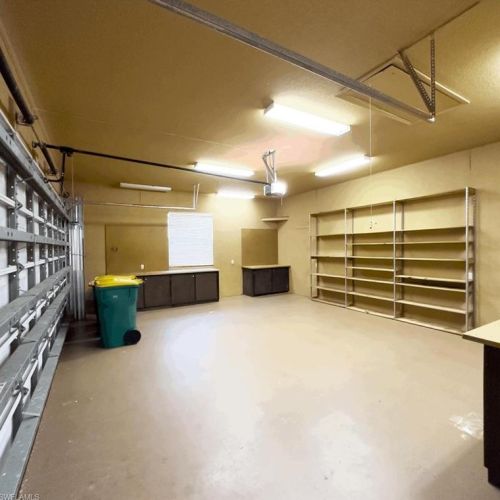 560 Desoto Blvd, Naples FL 34120-9021 exterior