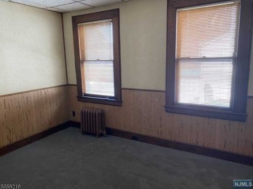 303 Haledon Ave, Paterson NJ 07508-2770 exterior