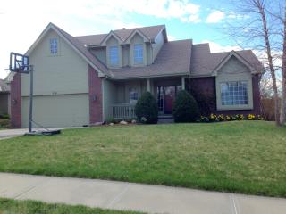 319 Remington Rd, Omaha NE  68046-4372 exterior