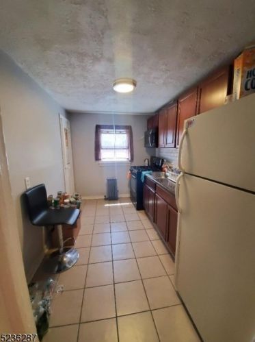 253 Grand Ave, Camden NJ 08105-2151 exterior