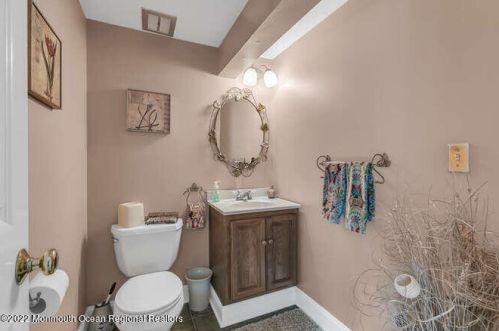 6 Southview Ter, Middletown NJ 07748-2415 exterior