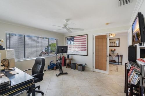 160 Madison Dr, Naples FL 34110-1323 exterior