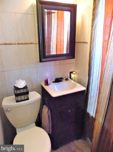 2449 Camac St, Philadelphia PA 19148-4311 exterior