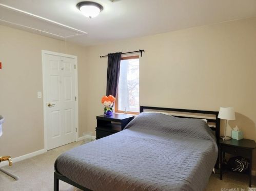 39 Nicole Rd, New Britain CT  06053-1475 exterior