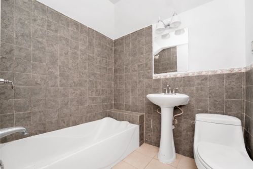 714 3 Ave, Joliet IL 60433-1918 exterior