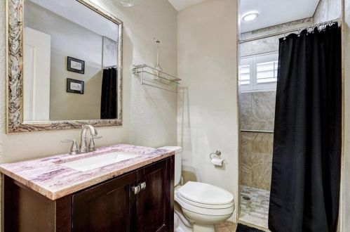 6408 Convict Hill Rd, Austin TX 78749-2348 exterior