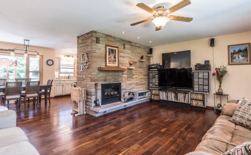 2569 Root Riv Pkwy, Milwaukee WI 53227-1849 exterior