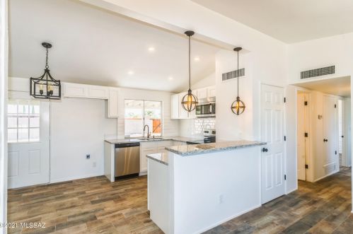 3051 Eastview Ave, Tucson AZ  85730-2905 exterior