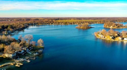 50184 Lake Shore Dr, Dowagiac MI  49047-8741 exterior