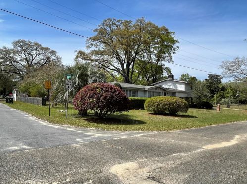 53 Oxford St, Defuniak Springs, FL 32435-3035