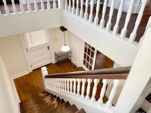 5 Franklin St, Enfield CT 06082-3608 exterior