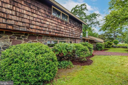 635 Parkway Ave, Trenton NJ  08618-2723 exterior