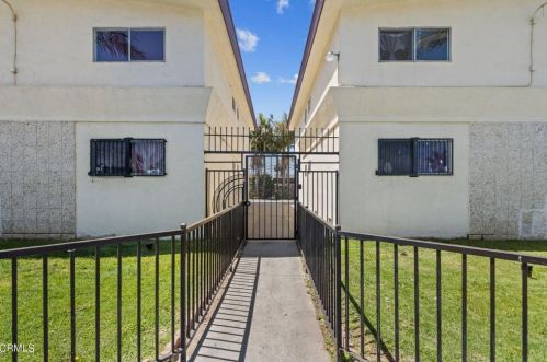 5441 Perkins Rd, Oxnard CA 93033-8833 exterior