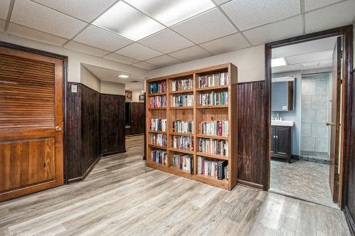 9933 Sawyer Ave, Chicago IL 60805-3437 exterior