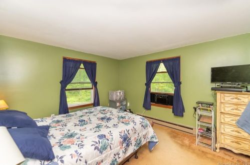 210 Geer Rd, Exeter CT 06249-2604 exterior