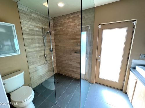 2932 17 Dr, Phoenix AZ 85045-1623 exterior