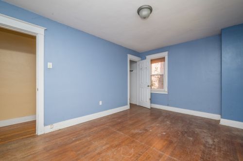 5735 Pocusset St, Pittsburgh PA 15217-2218 exterior