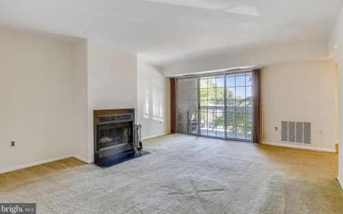 1900 Wilson Ln, Mc Lean, VA 22102-1938