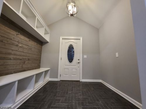 17 Grandview Ln, West Milford Lakes NJ  07480-1424 exterior