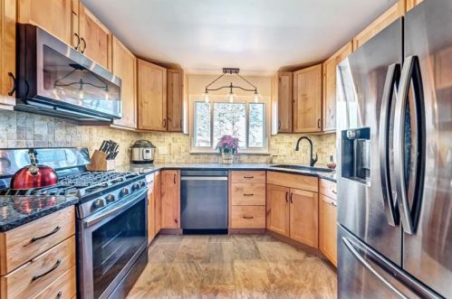 5576 Glass Rd, Pittsburgh PA 15205-9433 exterior