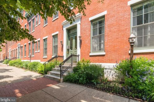 1705 Green St, Philadelphia PA  19130-4144 exterior