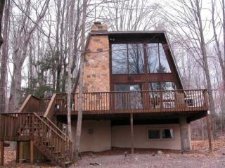 662 Lake View Dr, Lake Ariel PA  18436 exterior