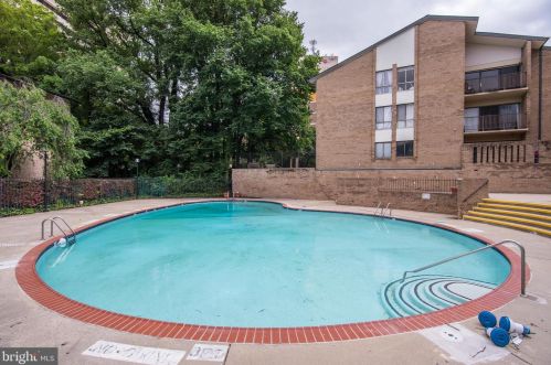 118 Monroe St, Rockville MD 20850-2502 exterior