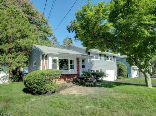 2215 Newark Ave, Scotch Plains NJ  07076-4672 exterior