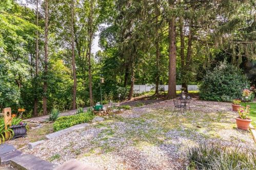 31 Atwater Ave, Derby CT 06418-1409 exterior