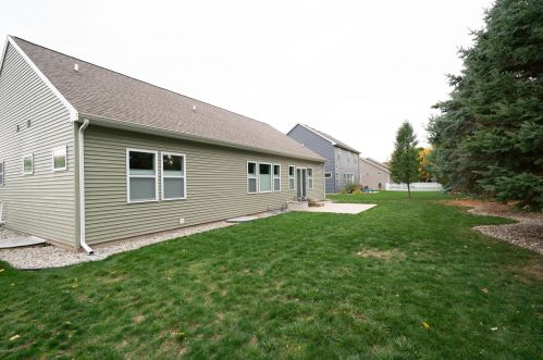 2626 Avalon Woods Dr, Kalamazoo MI 49024-7733 exterior