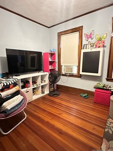 282 Linwood St, New Britain CT 06052-1951 exterior