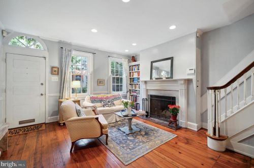 330 Camac St, Philadelphia PA 19107-5926 exterior