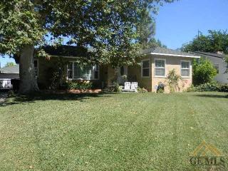 1704 Camino Sierra, Bakersfield, CA 93306-4205