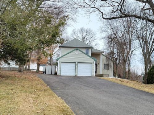 39 Nicole Rd, New Britain CT  06053-1475 exterior