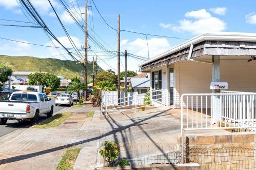 622 11th Ave, Honolulu, HI 96816-6402