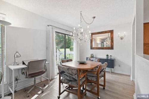 72 Fromm Ct, Mahwah NJ  07430-2958 exterior