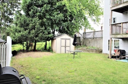 8 Harlem St, Worcester MA 01610-2106 exterior