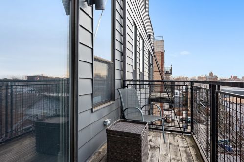 1610 Halsted St, Chicago IL 60608-2328 exterior