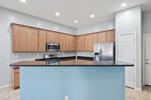 7120 Dupont Way, Tucson AZ  85757-8215 exterior