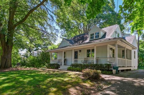 3433 Keswick Dr, Atlanta GA  30341-2616 exterior