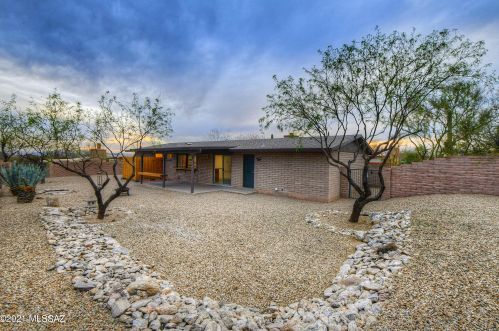 6472 Burro Creek Pl, Tucson AZ  85718-2302 exterior