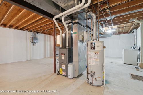 2442 Burcham Dr, East Lansing MI 48823-7246 exterior