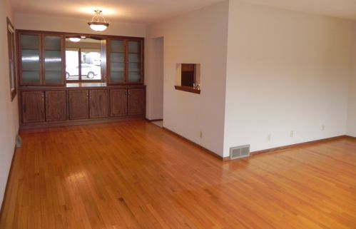 4845 82nd St, Milwaukee WI  53220-4217 exterior