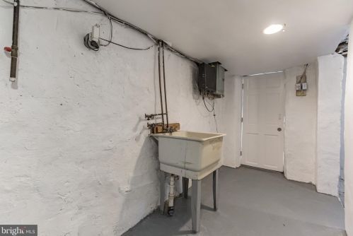 5006 Franklin St, Philadelphia PA 19122-1322 exterior