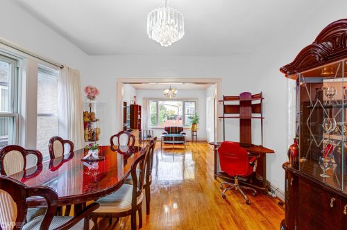 4633 Schubert Ave, Chicago, IL 60639-1840