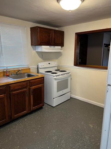 141 Flora Dr, Saint Louis MO  63135-1054 exterior