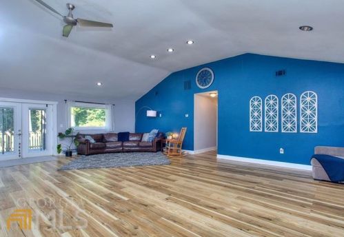 4495 Kent Rd, Atlanta GA  30337-5205 exterior