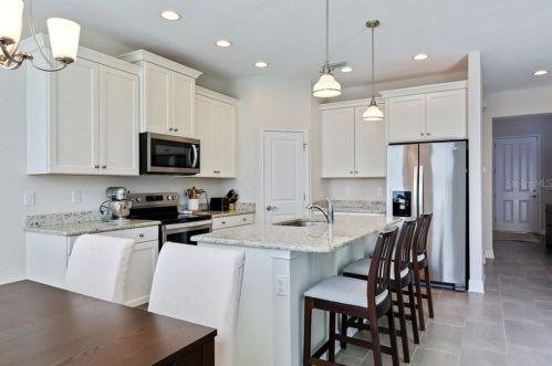 3032 Van Buren Dr, Tampa FL 33611-5329 exterior